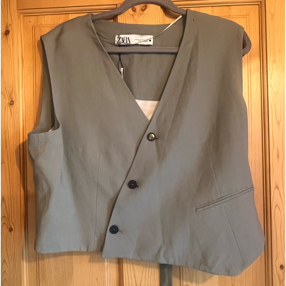 Zara new with tags vest size large